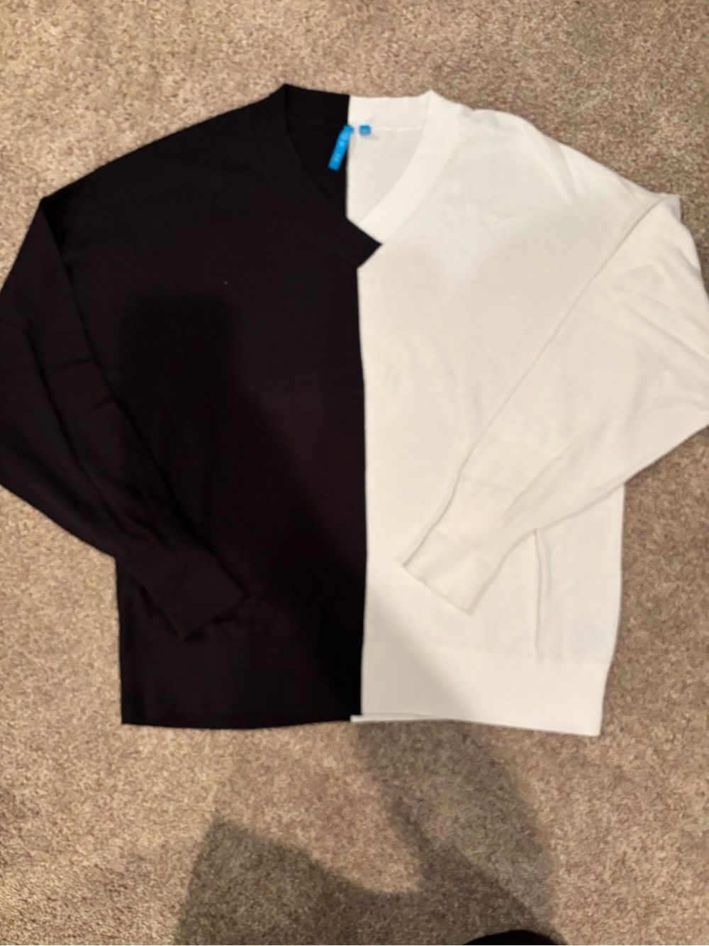 Contrast Split V-Neck Sweater in Black and White